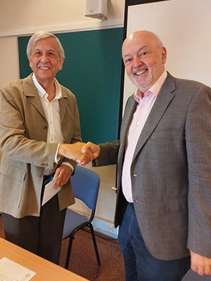 El professor Jordi Boronat amb el rector Daniel Crespo, el dia de la presa de possessió