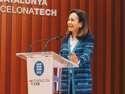 La presidenta de la Fundación CYD, Ana Botín, va cloure les intervencions