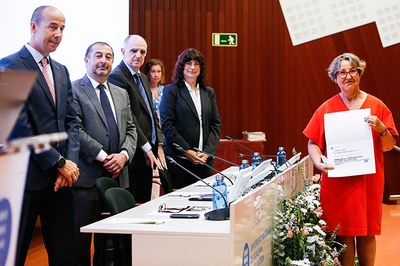 1r Premi UPC al Compromís Social per a la Càtedra Unesco de Sostenibilitat, el programa UPC Reutilitza i les professores Lídia Montero i Núria Salán