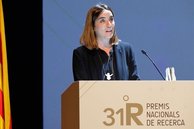 Les investigadores Carme Torras i Nuria Montserrat, Premi Nacional de Recerca i Premi Talent Jove, respectivament