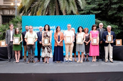 Fotografia de grup dels professors premiats en la categoria de Divulgació científica, humanística o artística