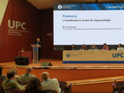 'L'estudiantat al centre de l'aprenentatge' ha estat la ponència de Armangué Fajula, representant del Consell de l’Estudiantat