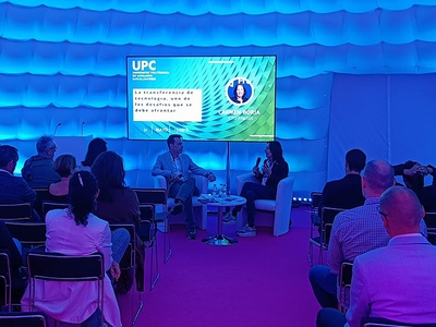 Jordi Martí, de CIT UPC, amb  Carmen Borja, CTO de Fractus, durant la sessió 'Aliances estratègiques entre Universitat i Empresa: Tecnologia i Talent per a la Innovació'