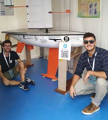 Un dron i un patí de vela creats per estudiants de la UPC-FNB s’han exposat al 58è Saló Nàutic de Barcelona