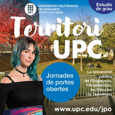 Una noia amb la carpeta UPC i la informació sobre les jornades de portes obertes