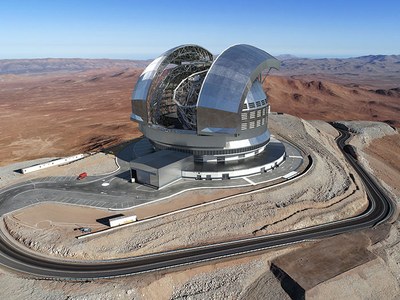 Render que mostra l'aspecte que tindrà el telescopi al cim del Cim Armazones, a uns 3.000 metres d'alçada, al desert d'Atacama (Xile)