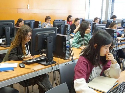 Participants de l’Olimpíada durant el concurs