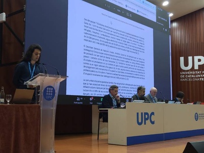L’estudiant Gerard Mercadé ha compartit amb la professora Laia Haurie (connectada virtualment a la sessió) la presentació de la moció 1, de suport a Palestina als Claustres de les universitats públiques catalanes.