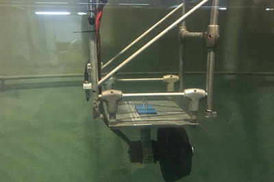 El Laboratori d’Enginyeria Marítima de la UPC testeja el submarí que ha batut el rècord mundial de profunditat