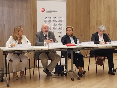 Un moment de l'acte. D'esquerra a dreta: Eva Menor, Daniel Crespo, M. Rosa Fiol i Juan José Torres