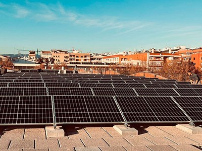 Planta solar fotovoltaica instal·lada a la coberta de l'EPSEVG