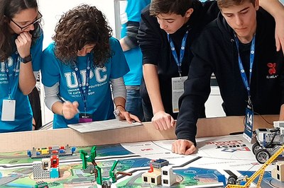 L’equip White Raven, de l’Institut Joan d’Àustria, guanya el torneig classificatori FIRST LEGO League
