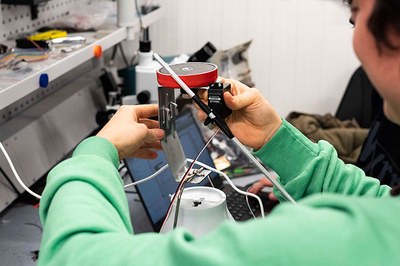 Estudiants de la UPC, l’IED i ESADE dissenyen al CERN solucions per promoure el desenvolupament sostenible de la humanitat