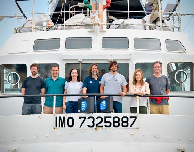 D'esquerra a dreta: Pau Trubat, professor de l'FNB; Alex Ferrer, professor de l'ESEIAAT; Carmen Borja, de Fractus; Xavier Martínez, professor de l'FNB; Martín Maretta, d'Open Arms; Clàudia Barahona, professora de l'FNB i Rubén Bonet, de Fractus.
