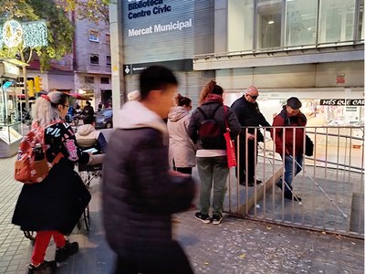 Alguns dels participants a la 'maphaton' organitzada al barri de Sagrada Família de Barcelona