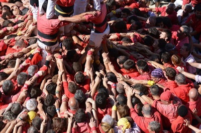 La UPC, juntament amb altres universitats, investiga la manera més segura d’alçar castells