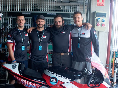 Part de l'equip MotoSpirit, de l'ESEIAAT a la competició