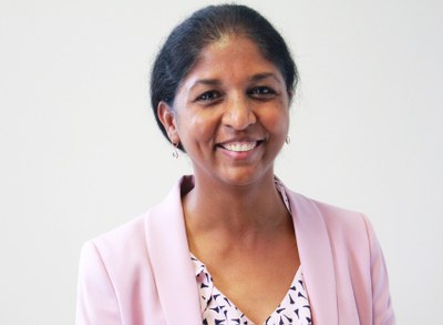La UPC-FOOT lliura el Premi Internacional a l’Optometrista de l’Any a la investigadora Padmaja Sankaridurg