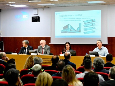 Acte d'inauguració del DroneLab. D'esquerra a dreta, Joaquim Nin; Daniel Crespo; María Miranda, i Enric Pastor, director del grup ICARUS de la UPC