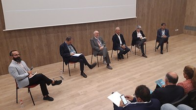 Participants a la taula rodona. D'esquerra a dreta: Josep Nadal, Lluís Jofre, Daniel Crespo, Josep Maria Vall, Juan José Torres López i Xavier Fonollosa