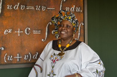 L’enginyera nigeriana Elisabeth Rasekoala ha ofert una conferència sobre ‘Women in STEM’ a la UPC