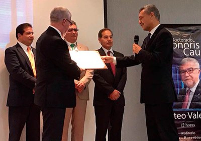 L'investigador Mateo Valero, investit doctor 'honoris causa' pel Cinvestav, a Mèxic