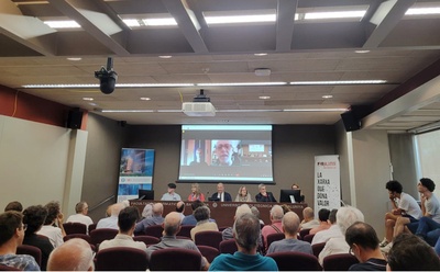 Els guanyadors del Premi, Miguel Ángel López Muñoz (a l'esquerra de la pantalla) i Raúl Gonzálvez del Águila (al centre de la pantalla), s'han connectat per videoconferència a l'acte
