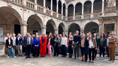 Foto de família dels guardonats amb els Premis  Sant Jordi 2023 de l’IEC