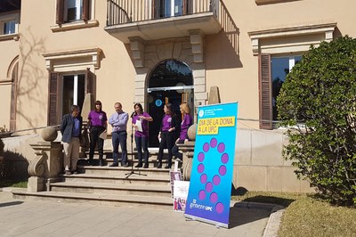 Presentació del projecte ‘Aquí STEAM’ als jardins del Rectorat, per commemorar el Dia de la Dona a la UPC