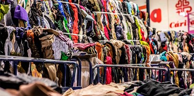 Reutilitzar un quilo de roba suposa un estalvi equivalent de 25 quilos de CO2,  segons un estudi de l’INTEXTER