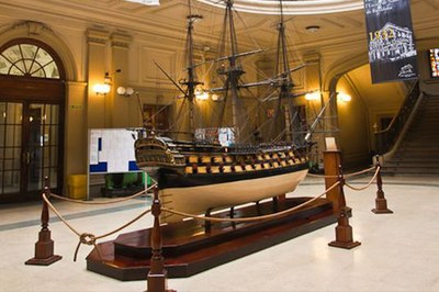 Un itinerari sensorial i adaptat a persones cegues per la Facultat de Nàutica de Barcelona