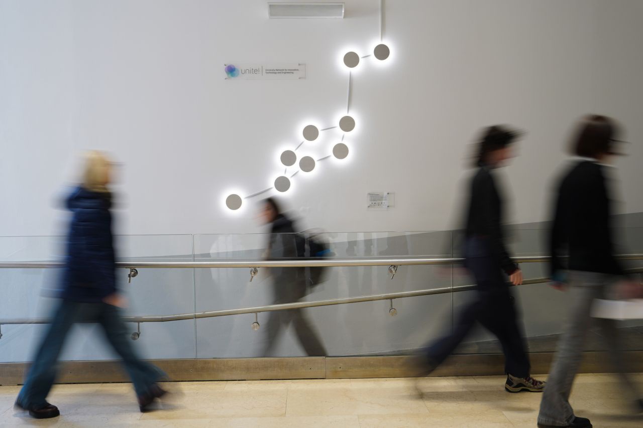 Instal·lació d'art "The Unite! Constellation" al Politecnico di Torino