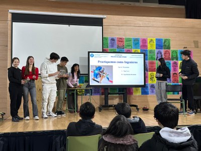 Amelia Nápoles visita l'Institut Alexandre Galí en el marc del programa Aquí STEAM UPC