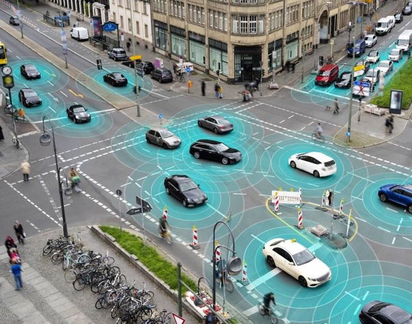 Simulation of a busy urban environment with vehicles connected to various communication systems