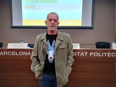 Raúl Gonzálvez del Águila before receiving the award