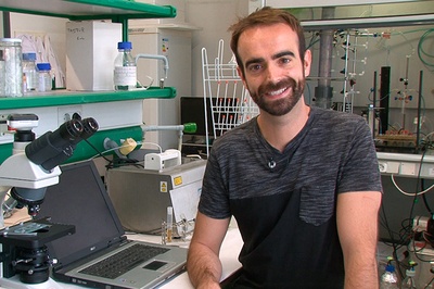 Mobile-recycling bacteria star in the new #looopers episode featuring researcher Toni Dorado