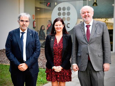 From left to right: Ministry of Research and Universities general secretary Joaquim Nin, Castelldefels mayor María Miranda and UPC rector Daniel Crespo