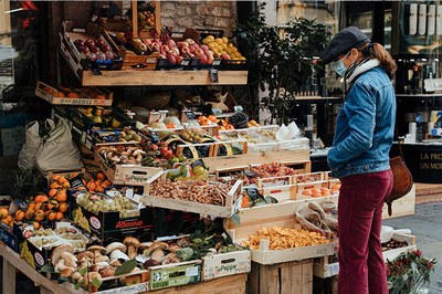 Aumenta un 20% el consumo de productos locales en Cataluña debido a la COVID-19, según un estudio del CREDA de la UPC