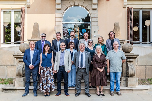 Las personas que integran el Consejo de Dirección han tomado posesión el 4 de junio. De izquierda a derecha, en primera fila: Santiago Gassó, Ariadna Llorens, Francisco Navallas, Francesc Torres, Neus Cónsul y Agustín Fernández. Detrás, Vega Pérez y María José Jiménez. En la fila superior, Jordi Berenguer, Pedro Díaz, Andreas Sumper, Santiago Silvestre, Elena Fernández y Jordi Romeu