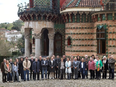 Reunión de representantes de los edificios construidos por Antoni Gaudí, en marzo, en Comillas, en el marco de la celebración del 140 aniversario del Capricho