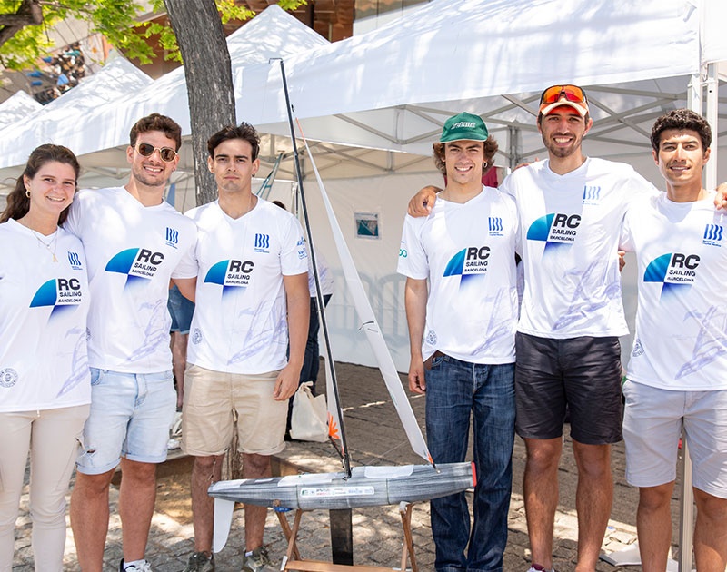 Miembros de Icaria Sailing Team, ganadores de la regata. Imagen de Thomas Williams
