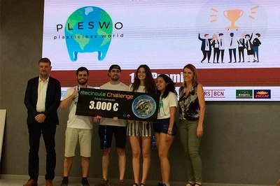 El equipo Pleswo gana el primer premio del concurso Recircula Challenge con el proyecto de un colchón fabricado con residuos plásticos