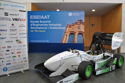 El equipo UPC ecoRacing de la ESEIAAT presenta el ecoRX, el primer monoplaza eléctrico con tracción en las cuatro ruedas desarrollado en España