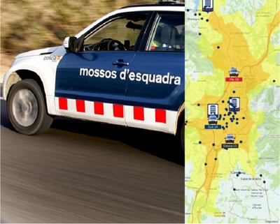 Vehículo de los Mossos d'Esquadra y mapa de rutas