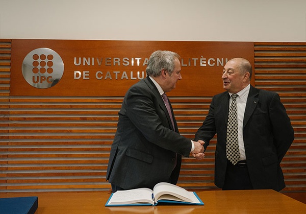 El ministro de Industria y Turismo, Jordi Hereu, y el rector de la UPC, Francesc Torres, en el Rectorado de la Universidad