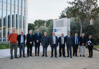 Representantes tanto de la UPC como del BSC, junto con el ministro y el secretario de Estado de Industria, delante del BSC