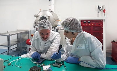 El Nanosat Lab de la UPC inaugura instalaciones y lanzará, a finales de mes, el Cube-Cat-1