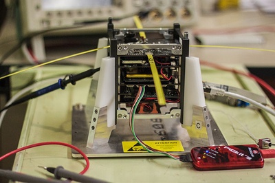 El Nanosat Lab de la UPC inaugura instalaciones y lanzará, a finales de mes, el Cube-Cat-1