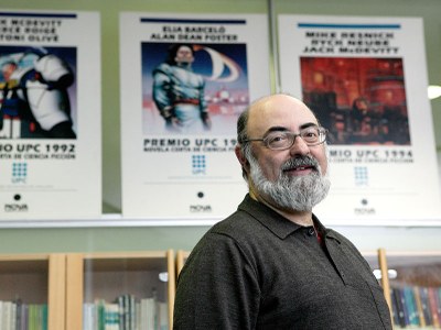 Retrato del profesor Miquel Barcelóm artífice del Premio UPC de Ciencia Ficción