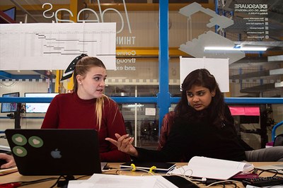 Estudiantes de la UPC, el IED y ESADE crean en el CERN soluciones para el desarrollo sostenible de la humanidad